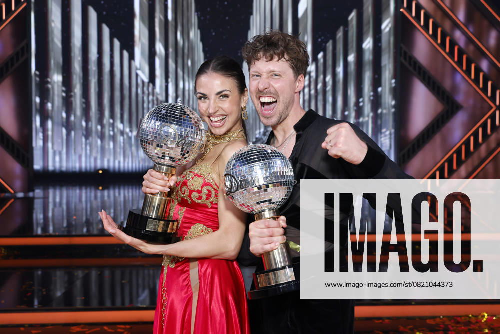 Professional dancer Ekaterina Leonova and professional dancer Valentin Lusin win the Lets Dance Profi Challenge 2025 at the MMC Studios Ossendorf Cologne, 30 05 2025 NRW Germany