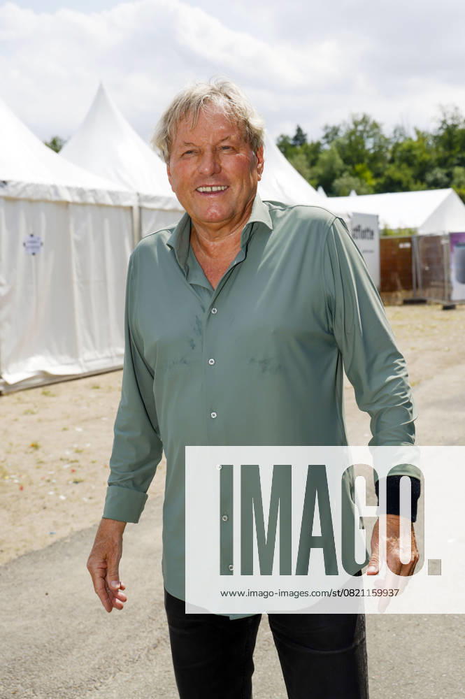 Bernhard Brink at the 13 SchlagerOlymp 2025 at the Central Festival Square Berlin, 31 05 2025 Foto:xB.xDummerx xFuturexImagex schlagerolymp_5628