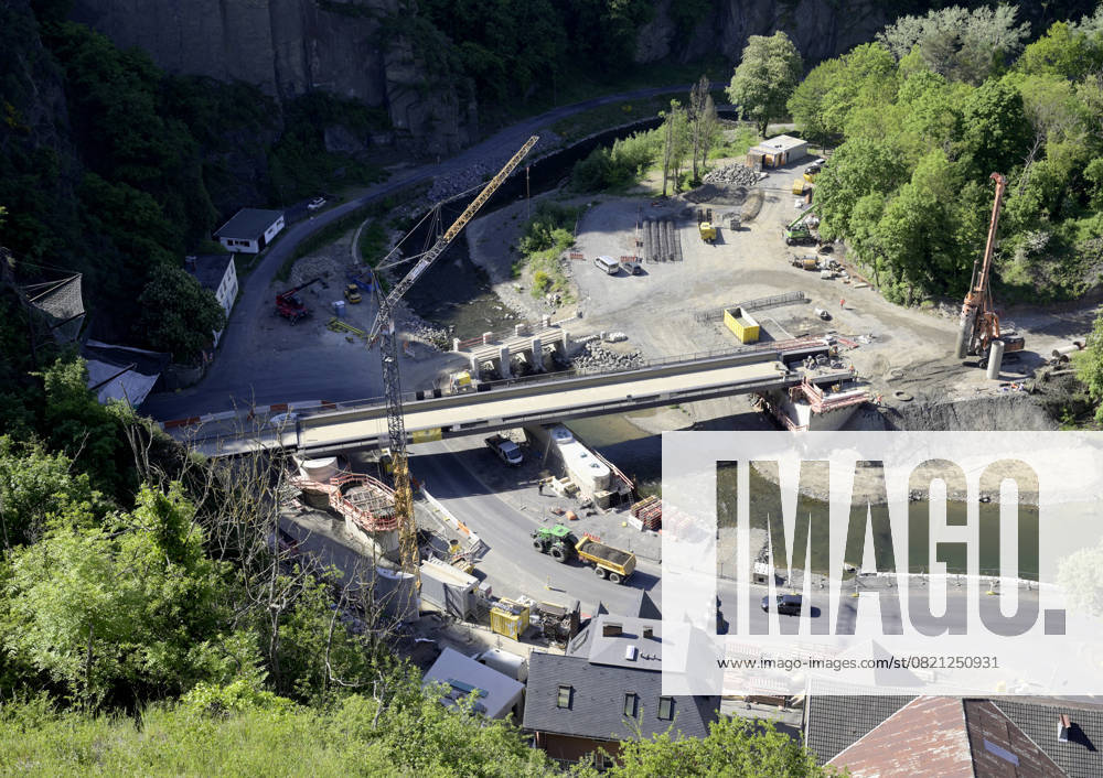 DEU , GERMANY After the flood disaster in July 2021 in the Ahr Valley Bahn AG is repairing and rebuilding the destroyed bridges and railway lines of the Ahr Valley Train , like here in Altenahr , 14 05 2025 DEU , GERMANY After the flood disaster in July 2021 in the Ahr Valley Bahn AG is repairing and rebuilding the destroyed bridges and railway lines of
