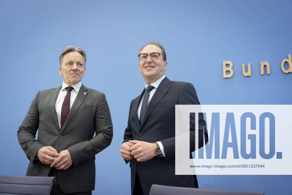 Federal Press Conference, Holger Münch, Alexander Dobrindt Federal Press Conference, BPK, Holger Münch, President, BKA Alexander Dobrindt, BMI, Federal Minister of the Interior Berlin Berlin GER