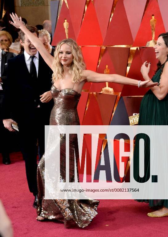 Actor Jennifer Lawrence arrives on the red carpet for the 90th annual Academy Awards at the Dolby Theatre in the Hollywood section of Los Angeles on March 4, 2018. LAP20180304869 JIMxRUYMEN