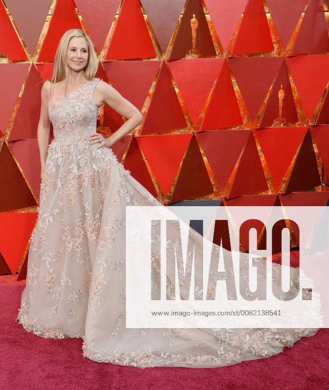 Actor Mira Sorvino arrives on the red carpet for the 90th annual Academy Awards at the Dolby Theatre in the Hollywood section of Los Angeles on March 4, 2018. LAP20180304927 JIMxRUYMEN