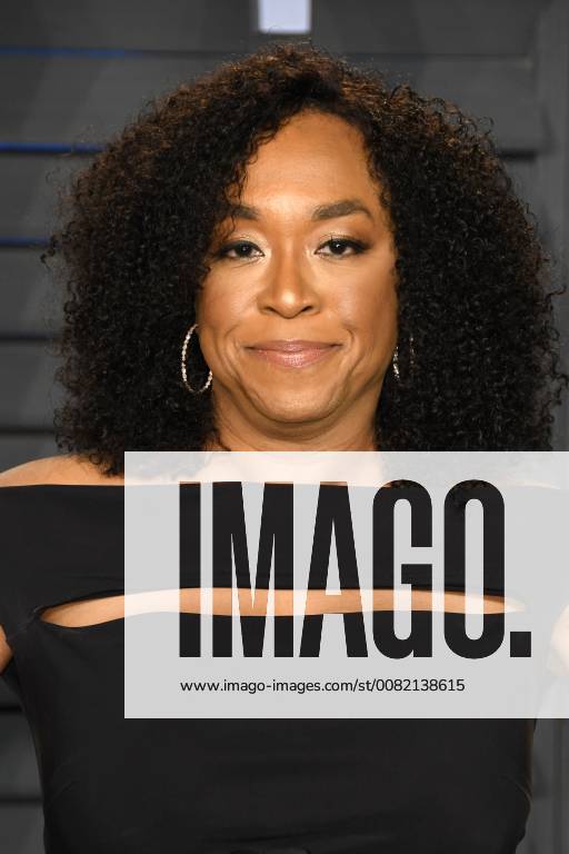 Los Angeles, CA, U.S. - 04 March 2018 - Los Angeles, California - Shonda Rhimes. 2018 Vanity Fair Oscar Party following the 90th Academy Awards held at the Wallis Annenberg Center for the Performing Arts. Photo Credit: AdMedia Los Angeles U.S. - ZUMAa123 20180304_zaa_a123_085