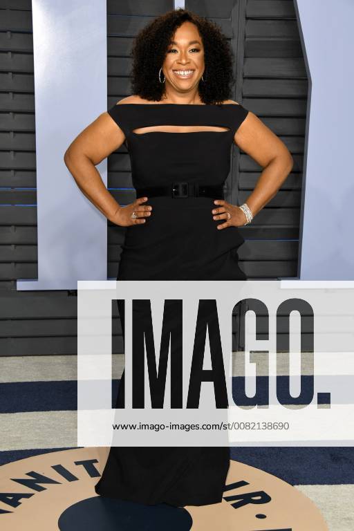 Los Angeles, CA, U.S. - 04 March 2018 - Los Angeles, California - Shonda Rhimes. 2018 Vanity Fair Oscar Party following the 90th Academy Awards held at the Wallis Annenberg Center for the Performing Arts. Photo Credit: AdMedia Los Angeles U.S. - ZUMAa123 20180304_zaa_a123_093