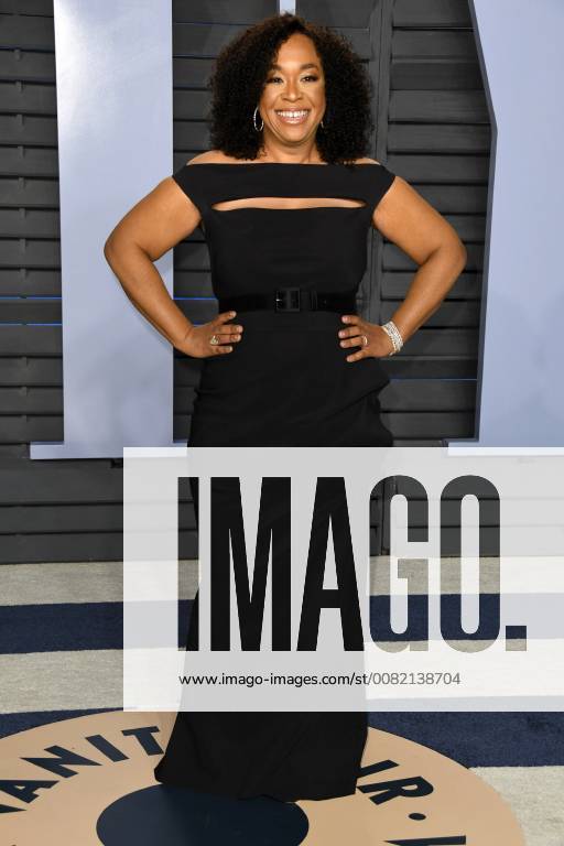 Los Angeles, CA, U.S. - 04 March 2018 - Los Angeles, California - Shonda Rhimes. 2018 Vanity Fair Oscar Party following the 90th Academy Awards held at the Wallis Annenberg Center for the Performing Arts. Photo Credit: AdMedia Los Angeles U.S. - ZUMAa123 20180304_zaa_a123_097
