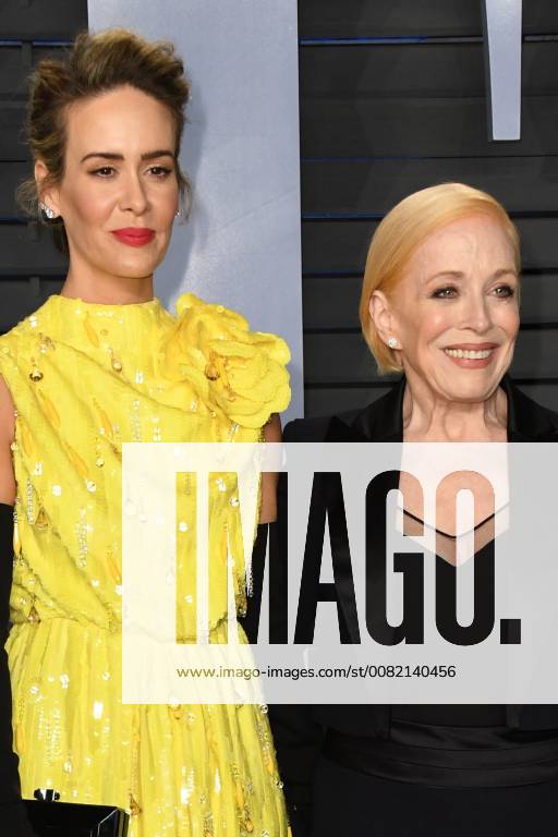 Los Angeles, CA, U.S. - 04 March 2018 - Los Angeles, California - Sarah Paulson, Holland Taylor. 2018 Vanity Fair Oscar Party following the 90th Academy Awards held at the Wallis Annenberg Center for the Performing Arts. Photo Credit: AdMedia Los Angeles U.S. - ZUMAa123 20180304_zaa_a123_453