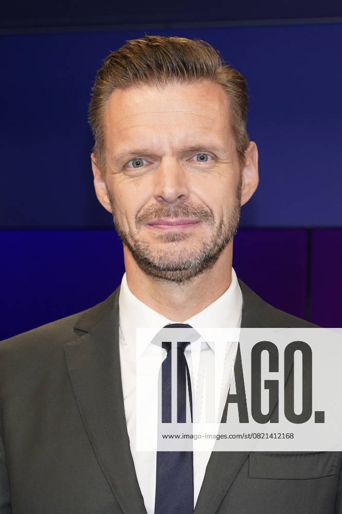 Florian Schroeder on the ARD talk show maischberger in Studio Berlin Adlershof Berlin, 03 06 2025 Foto:xT.xBartillax xFuturexImagex maischberger0306_5610