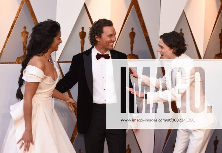 Los Angeles, California, U.S. - CAMILA ALVES McCONAUGHEY, MATTHEW McCONAUGHEY and TIMOTHEE CHALAMET arrives on the red carpet for the 90th Annual Academy Awards at the Dolby Theatre. Los Angeles U.S. - ZUMAz03_ 20180304_zbp_z03_190