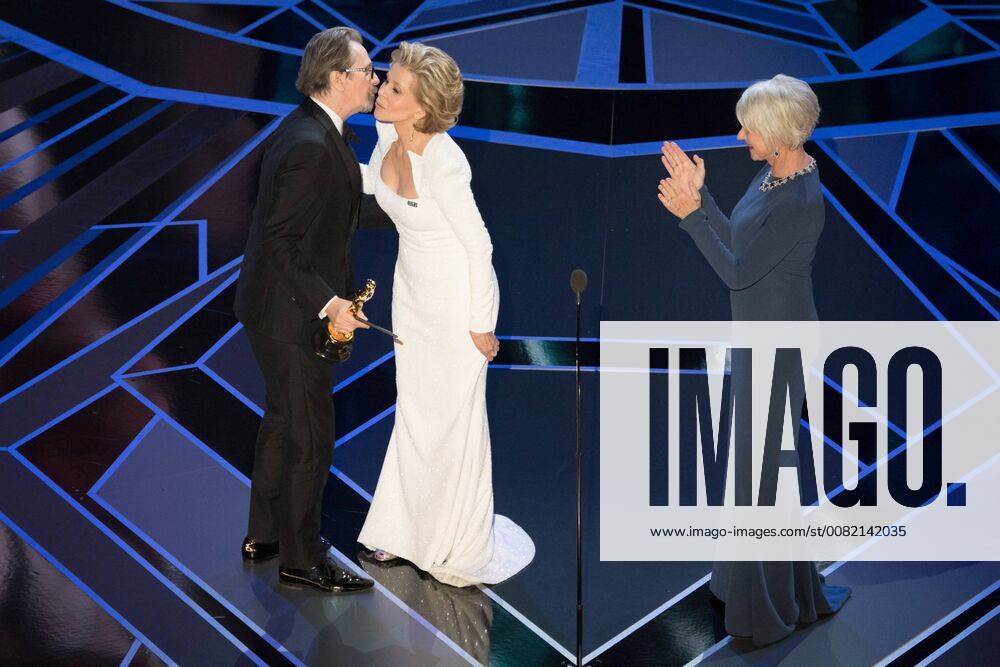 Jane Fonda and Helen Mirren present the Oscar for best actor in a leading role to Gary Oldman for work on Darkest Hour during the live ABC Telecast of the 90th Oscars® at the Dolby® Theatre in Hollywood, CA on Sunday