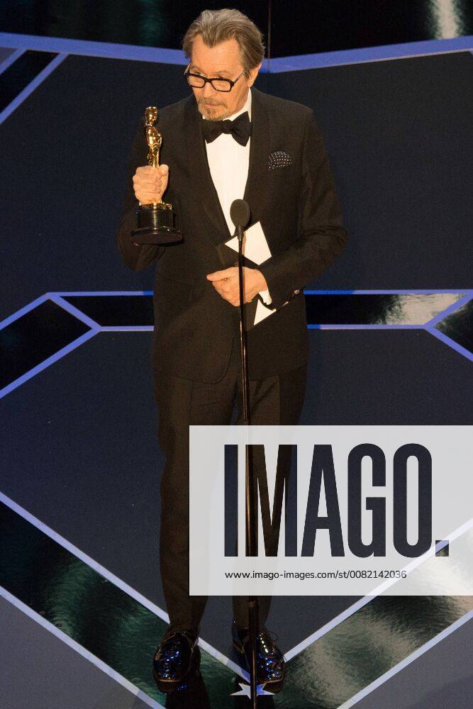 Gary Oldman accepts the Oscar for performance by an actor in a leading role for work on Darkest Hour during the live ABC Telecast of the 90th Oscars® at the Dolby® Theatre in Hollywood, CA on Sunday
