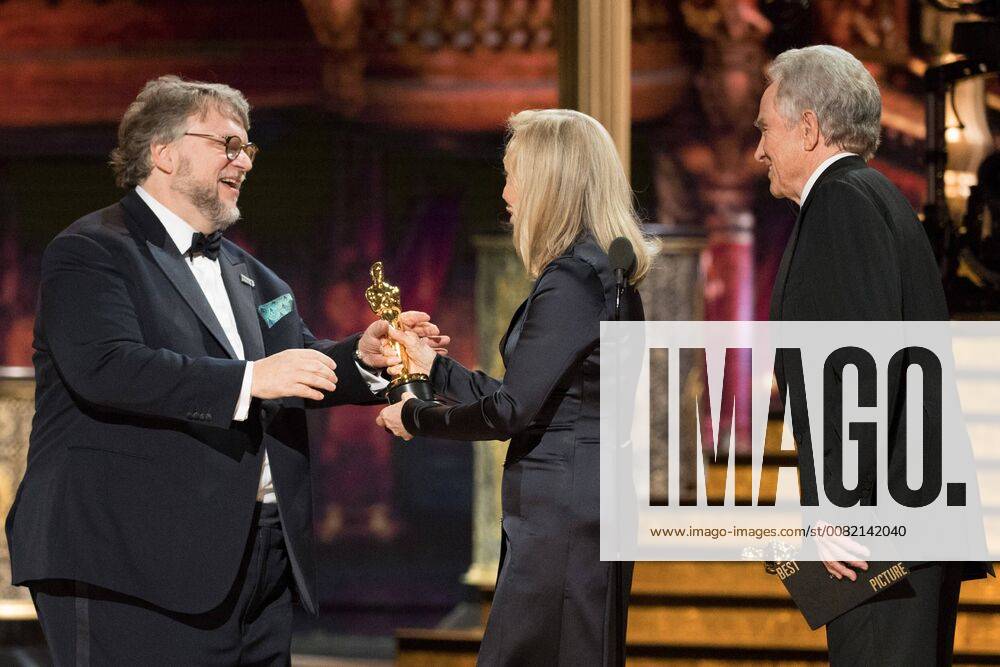 Warren Beatty and Faye Dunaway present the Oscar for best motion picture of the year to Guillermo del Toro for work on The Shape Of Water during the live ABC Telecast of The 90th Oscars® at the Dolby® Theatre in Hollywood, CA on Sunday