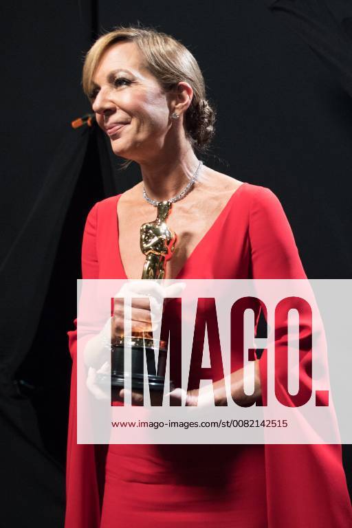 Hollywood, California, U.S. - ALLISON JANNEY accepts the Oscar for Performance by an actress in a supporting role, for her role in I, Tonya during the live ABC Telecast of The 90th Oscars at the Dolby Theatre in Hollywood. Hollywood U.S. - ZUMAz03_ 20180304_shf_z03_875