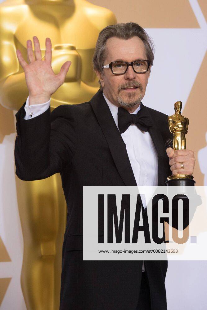 Gary Oldman poses backstage with the Oscar for performance by an actor in a leading role, for work on Darkest Hour during the live ABC Telecast of The 90th Oscars® at the Dolby® Theatre in Hollywood, CA on Sunday