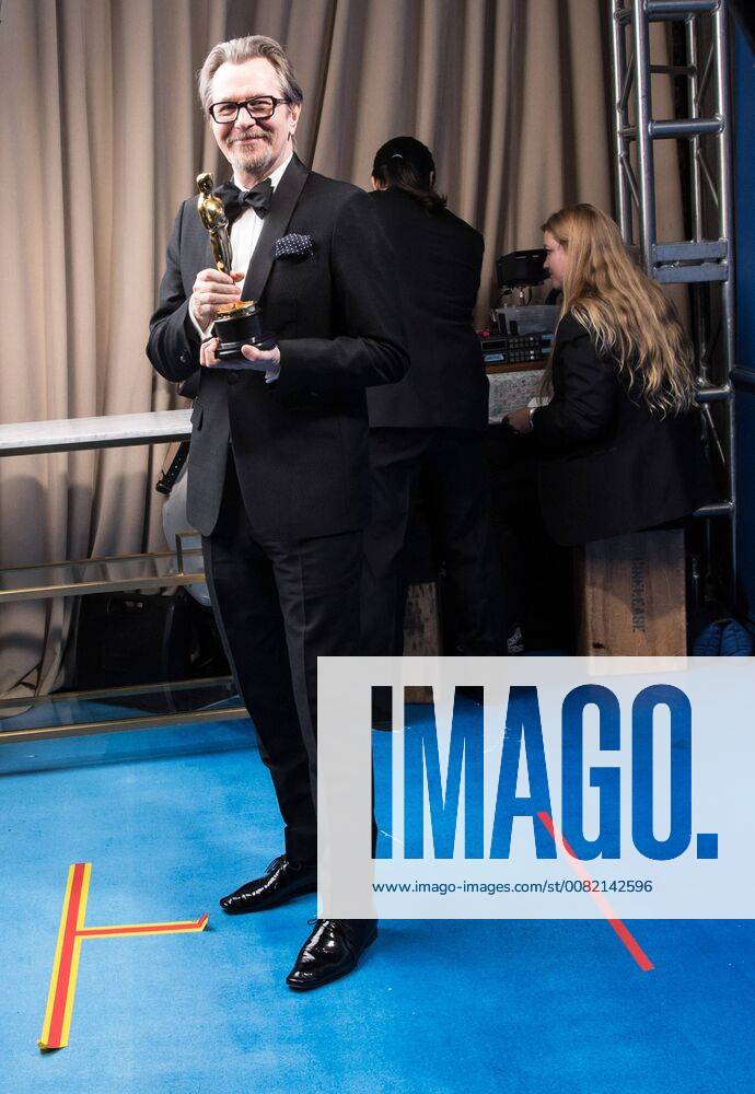 Gary Oldman poses backstage with the Oscar for Performance by an actor in a Leading role, for work on Darkest Hour during the live ABC Telecast of The 90th Oscars® at the Dolby® Theatre in Hollywood, CA on Sunday