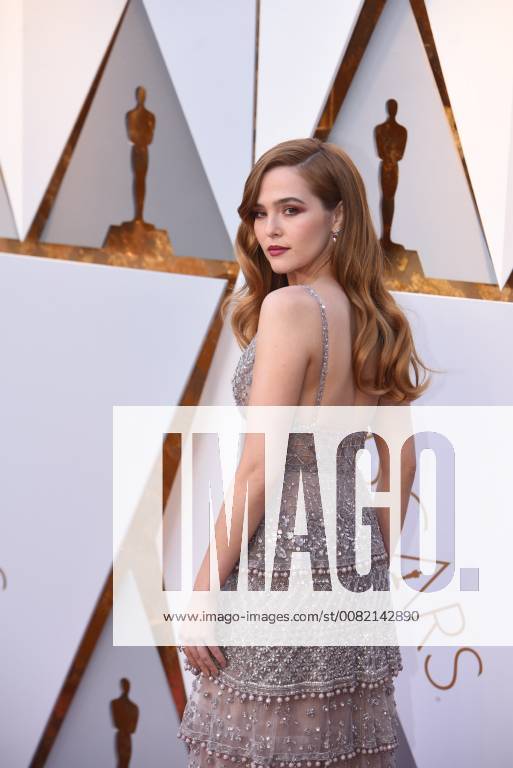 Los Angeles, California, U.S. - ZOEY DEUTCH arrives on the red carpet for the 90th Annual Academy Awards at the Dolby Theatre. Los Angeles U.S. - ZUMAz03_ 20180304_zbp_z03_446