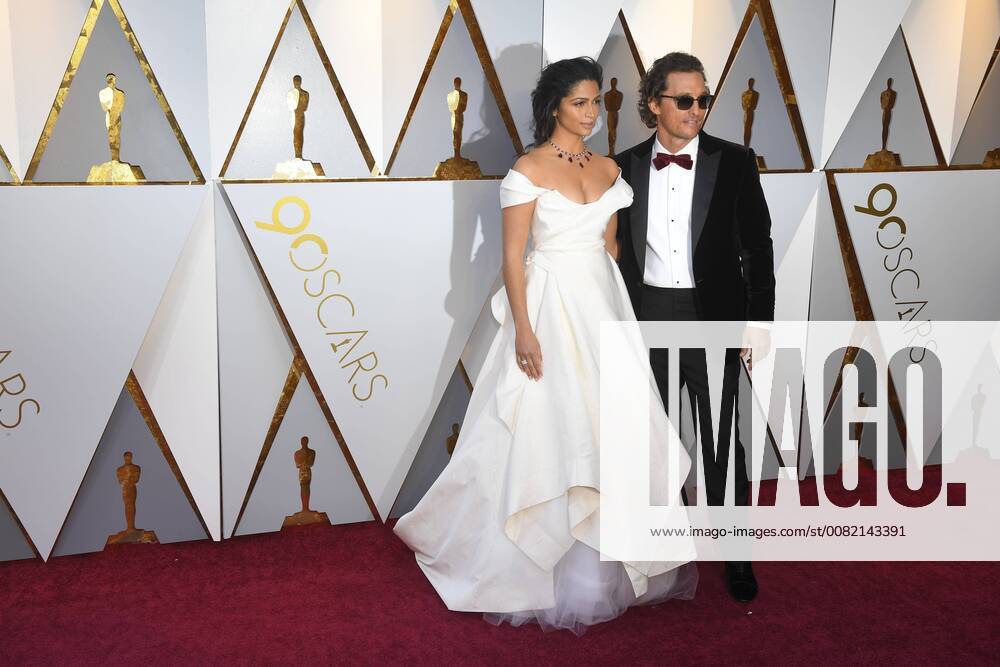 Los Angeles, California, U.S. - CAMILA ALVES McCONAUGHEY and MATTHEW McCONAUGHEY arrives on the red carpet for the 90th Annual Academy Awards at the Dolby Theatre. Los Angeles U.S. - ZUMAz03_ 20180304_zbp_z03_187