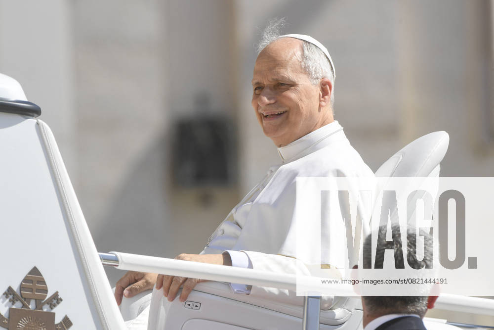 Pope Leo XIV Leads Wednesday General Audience - Vatican General Audience of Wednesday presided over by Pope Leo XIV Robert Francis Prevost, in Vatican, on May 4, 2025. Photo by Stefano Carofei IPA ABACAPRESS.COM ROME ITALY Italy