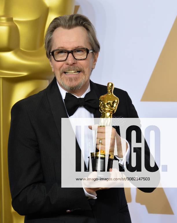 Actor Gary Oldman, winner of the award for Best Actor award for Darkest Hour appears backstage with his Oscar during the 90th annual Academy Awards at Loews Hollywood Hotel in the Hollywood section of Los Angeles on March 4, 2018. LAP201803041537 JIMxRUYMEN