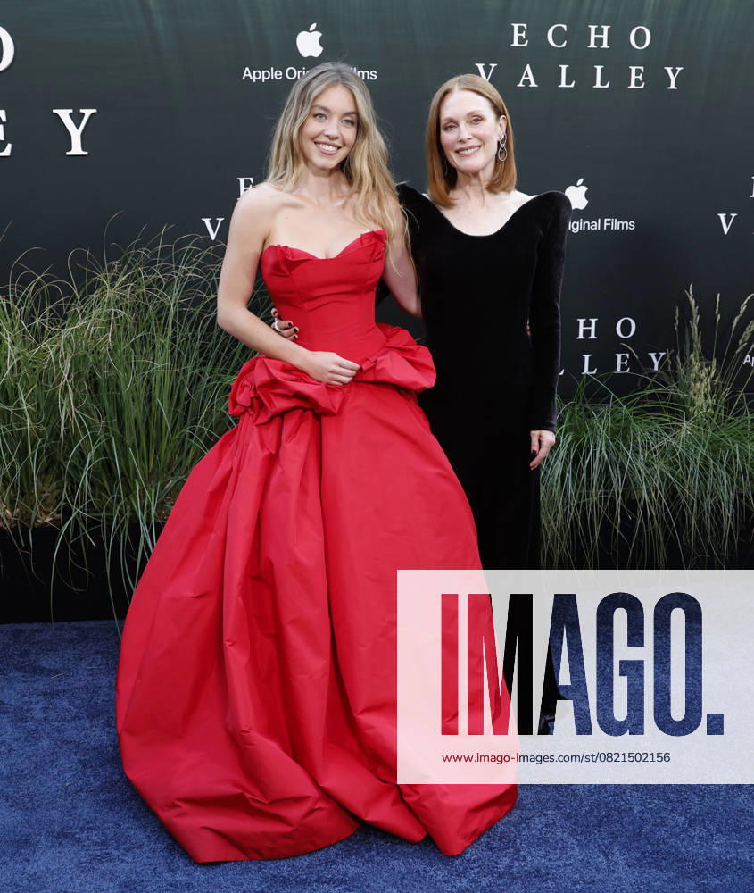 Sydney Sweeney and Julianne Moore arrive on the red carpet for the Echo Valley New York Premiere at AMC Lincoln Square 13 on June 04, 2025 in New York City. NYP20250604215 JOHNxANGELILLO