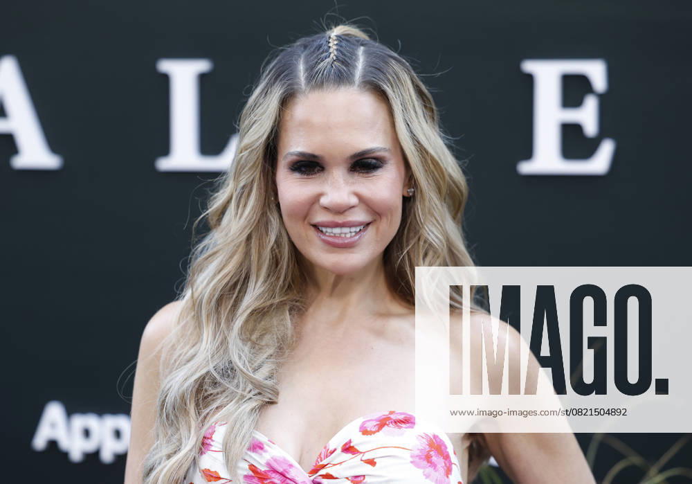 Jackie Goldschneider arrives on the red carpet for the Echo Valley New York Premiere at AMC Lincoln Square 13 on June 04, 2025 in New York City. NYP20250604212 JOHNxANGELILLO