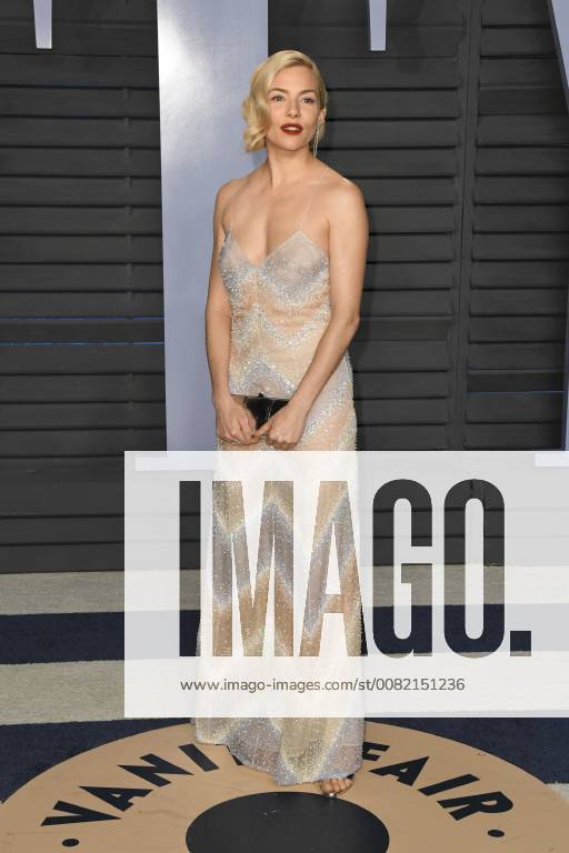 2018 Vanity Fair Oscar Party a Los Angeles. 04 March 2018 - Los Angeles, California - Sienna Miller. 2018 Vanity Fair Oscar Party following the 90th Academy Awards held at the Wallis Annenberg Center for the Performing Arts. Photo Credit: Birdie Thompson AdMedia 224702 2018-03-04 CA Los Angeles Etats-Unis