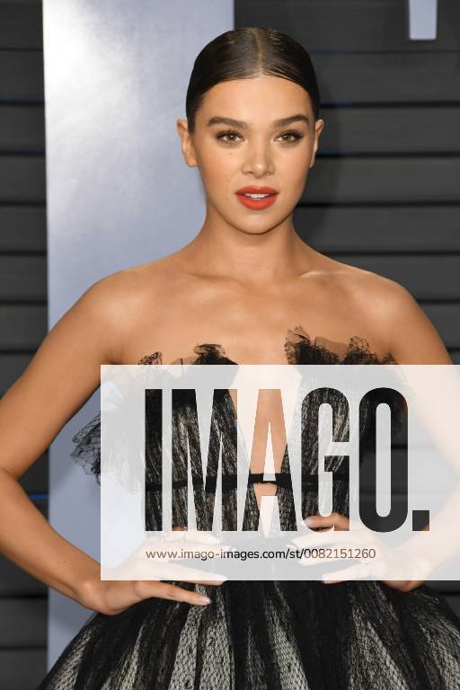 2018 Vanity Fair Oscar Party a Los Angeles. 04 March 2018 - Los Angeles, California - Hailee Steinfeld. 2018 Vanity Fair Oscar Party following the 90th Academy Awards held at the Wallis Annenberg Center for the Performing Arts. Photo Credit: Birdie Thompson AdMedia 224702 2018-03-04 CA Los Angeles Etats-Unis