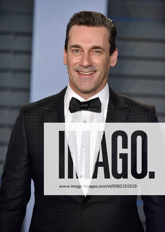 Jon Hamm arrives for the Vanity Fair Oscar Party at the Wallis Annenberg Center for the Performing Arts in Beverly Hills, California on March 4, 2018. LAP201803043048 CHRISTINExCHEW