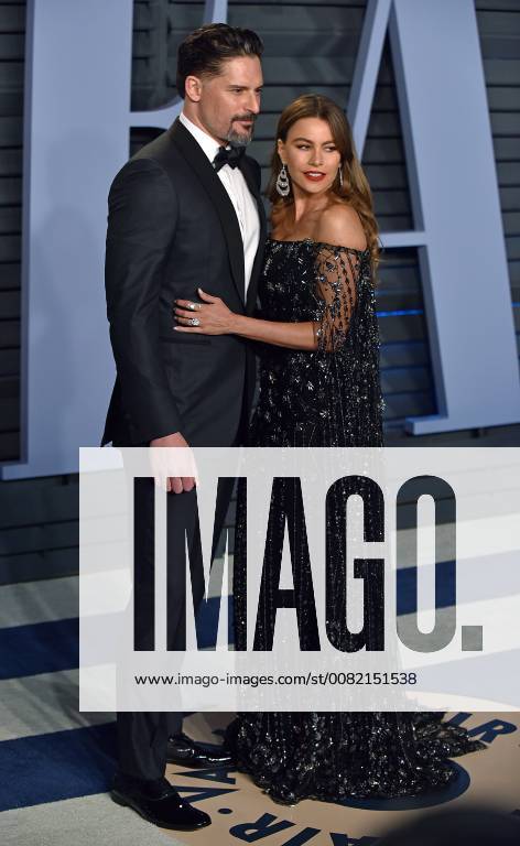 Sofia Vergara (R) and Joe Manganiello arrive for the Vanity Fair Oscar Party at the Wallis Annenberg Center for the Performing Arts in Beverly Hills, California on March 4, 2018. LAP201803043051 CHRISTINExCHEW
