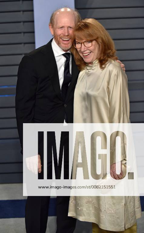 Ron Howard (L) and his wife Cheryl Howard arrive for the Vanity Fair Oscar Party at the Wallis Annenberg Center for the Performing Arts in Beverly Hills, California on March 4, 2018. LAP201803043035 CHRISTINExCHEW