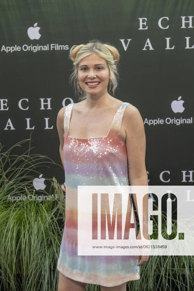 Comfort Clinton attends the Echo Valley New York Premiere at AMC Lincoln Square 13. New York United States - ZUMAs197 20250604_aaa_s197_455