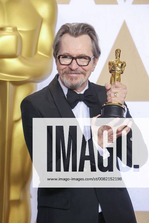 Gary Oldman the actor and winner of the Photocall winner at the Academy Awards 90 Academy Awards on 4 3 2018 at the Hollywood Press Room 90th Annual Academy Awards Press Room winner Photocall