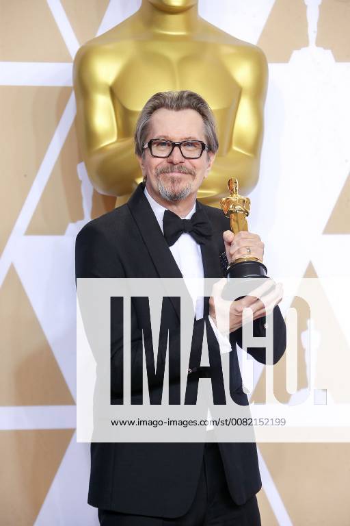 Gary Oldman the actor and winner of the Photocall winner at the Academy Awards 90 Academy Awards on 4 3 2018 at the Hollywood Press Room 90th Annual Academy Awards Press Room winner Photocall