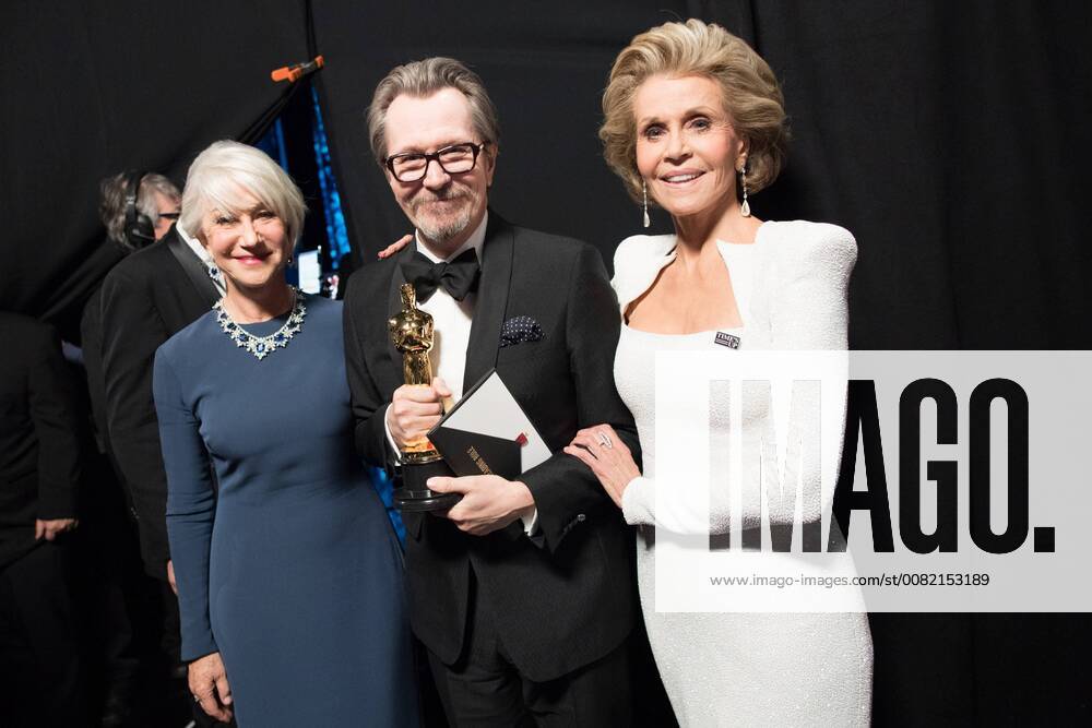 Gary Oldman poses backstage with the Oscar for performance by an actor in a leading role, for work on Darkest Hour with Helen Mirren and Jane Fonda during the live ABC Telecast of The 90th Oscars® at the Dolby® Theatre in Hollywood, CA on Sunday
