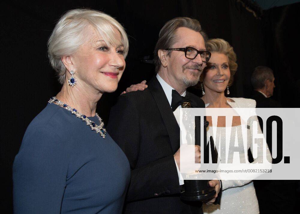 Gary Oldman poses backstage with Helen Mirren and Jane Fonda with the Oscar for performance by an actor in a leading role, for work on Darkest Hour during the live ABC Telecast of The 90th Oscars® at the Dolby® Theatre in Hollywood, CA on Sunday