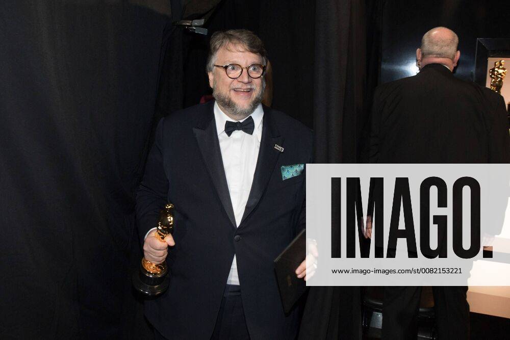 Guillermo del Toro poses backstage with the Oscar for achievement in directing for work on The Shape of Water during the live ABC Telecast of The 90th OscarsÂ® at the DolbyÂ® Theatre in Hollywood, CA on Sunday