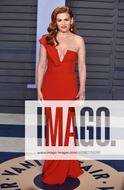 Isla Fisher arrives for the Vanity Fair Oscar Party at the Wallis Annenberg Center for the Performing Arts in Beverly Hills, California on March 4, 2018. LAP201803043069 CHRISTINExCHEW