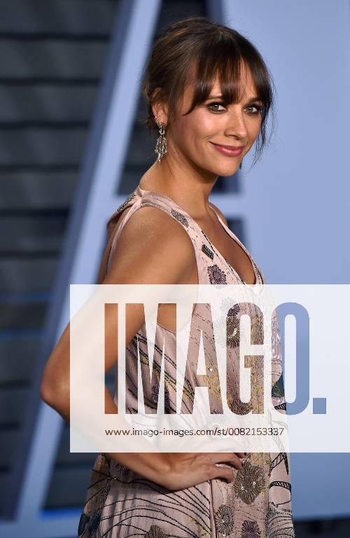 Rashida Jones arrives for the Vanity Fair Oscar Party at the Wallis Annenberg Center for the Performing Arts in Beverly Hills, California on March 4, 2018. LAP201803043059 CHRISTINExCHEW