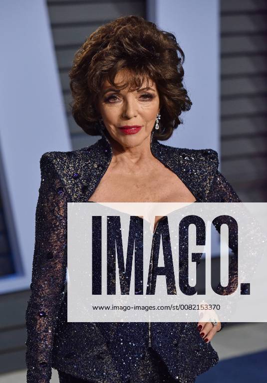 Joan Collins arrives for the Vanity Fair Oscar Party at the Wallis Annenberg Center for the Performing Arts in Beverly Hills, California on March 4, 2018. LAP201803043082 CHRISTINExCHEW