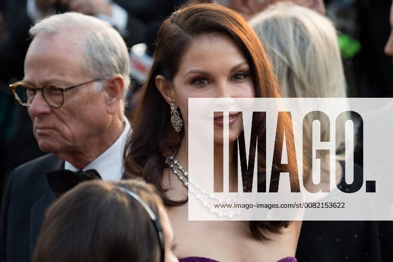 Ashley Judd arrives on the red carpet of The 90th OscarsÂ® at the DolbyÂ® Theatre in Hollywood, CA on Sunday