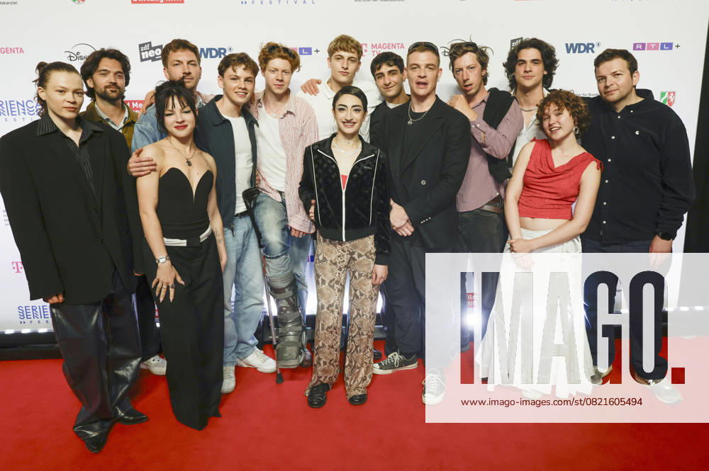 Paula Kober, Mickey Paatzsch, Arina Prass, Johannes Kienast, Nico Marischka, Arsseni Bultmann, Jonathan Kriener, Nairi Hadodo, Loran Alhasan, David Schütter, Maximilian Mauff, Maximilian Raffelt, Mathilda Smidt and Arkadij Khaet at the premiere of the ZDFneo series Chabos at the 11 Series Camp Festival 2025 at Cinenova Cinema Cologne, 05 06 2025 Foto:xR.xSchmiegeltx xFuturexImagex chabos_5652