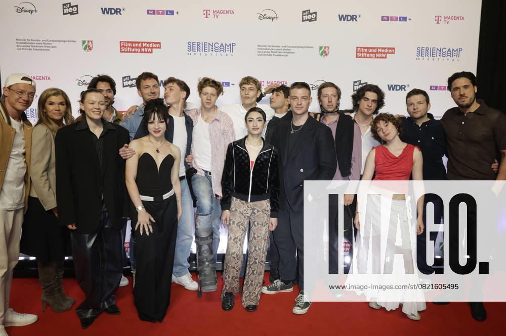 Vincent Krüger, Anke Engelke, Paula Kober, Mickey Paatzsch, Johannes Kienast, Arina Prass, Nico Marischka, Arsseni Bultmann, Jonathan Kriener, Nairi Hadodo, Loran Alhasan, David Schütter, Maximilian Mauff, Maximilian Raffelt, Mathilda Smidt, Arkadij Khaet and Alexander Milo at the premiere of the ZDFneo series Chabos at the 11 Series Camp Festival Foto:xR.xSchmiegeltx xFuturexImagex chabos_5653