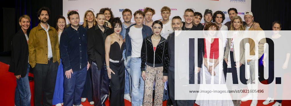 Eva Holtmann, Paula Kober, guest, Arina Prass, Johannes Kienast, Nico Marischka, Arsseni Bultmann, Nairi Hadodo, Jonathan Kriener, Denis Moschitto, David Schütter, Loran Alhasan, Maximilian Mauff, Mathilda Smidt, Maximilian Raffelt, Alexander Milo, Anke Engelke, cast and crew at the premiere of the ZDFneo series Chabos at the 11 Series Camp Festiv Foto:xR.xSchmiegeltx xFuturexImagex chabos_5654