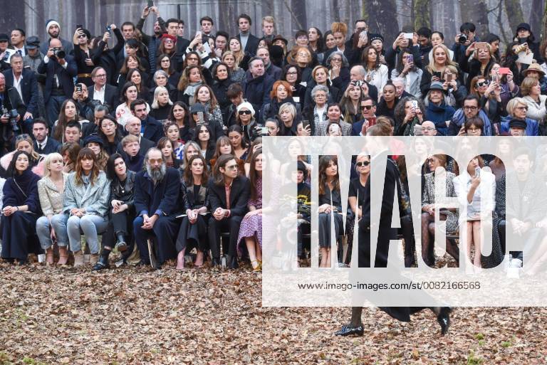 Paris Fashion Week. Chanel. People. 224758 2018-03-06 Paris France Bruni-Sarkozy, Carla; Knightley, Keira; Allen, Lily; Righton, James ( The Klaxons ); Jodorowsky, Alma