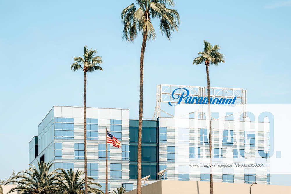 Paramount Los Angeles, United States - April 04, 2025 - paramount building at the sunset boulevard of beverly hills (License=RM)