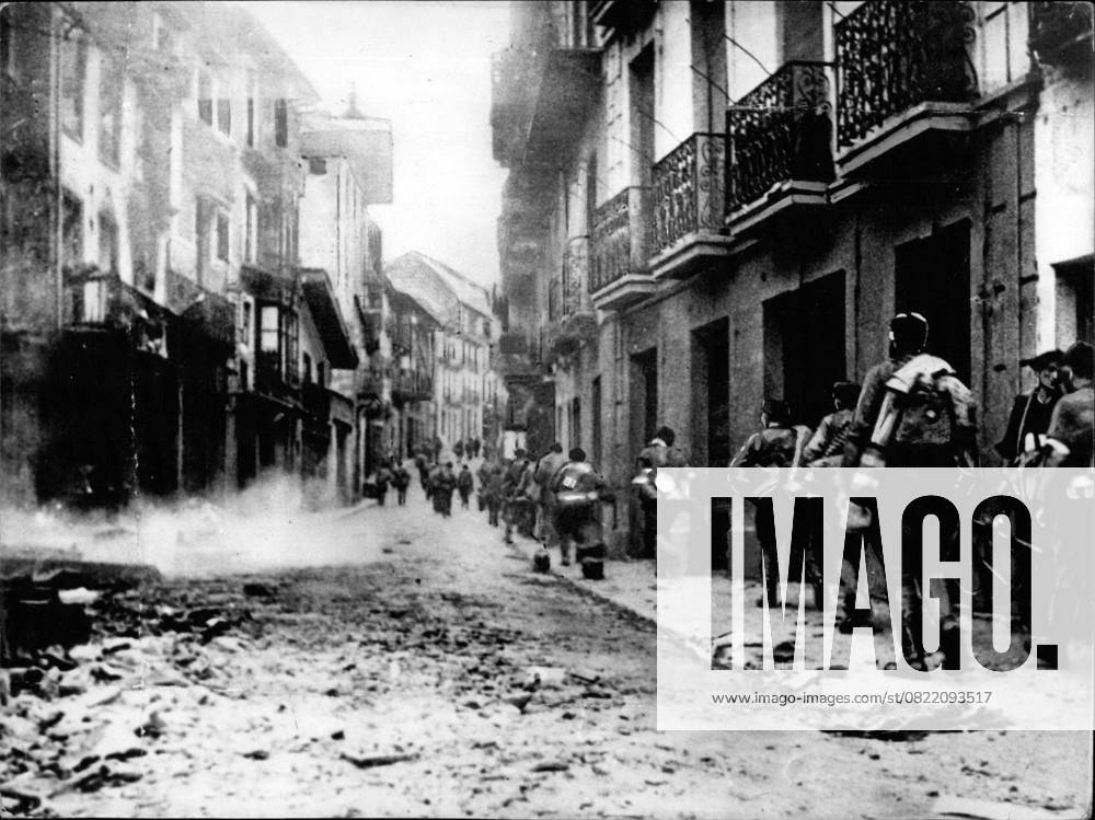 Spanish Civil war 9 September 1936 Spanish Civil war Spanish nationalist Troops take to the Conquest from Irun Part and Search Protection before destroyed Buildings, as the red Airport the City bombed
