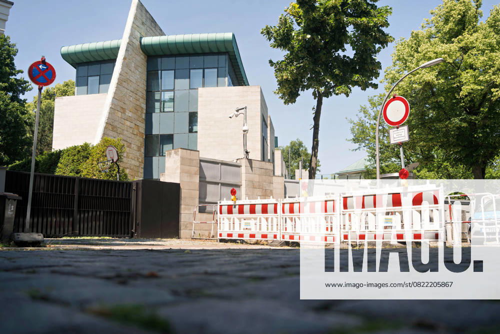 Berlin,13 06 2025,Israeli embassy in the Wilmersdorf district of Schmargendorf The Israeli embassy in Berlin will remain closed today, 13 June 2025, until further notice During the night, Israel carried out targeted air strikes in IRAN on its nuclear program