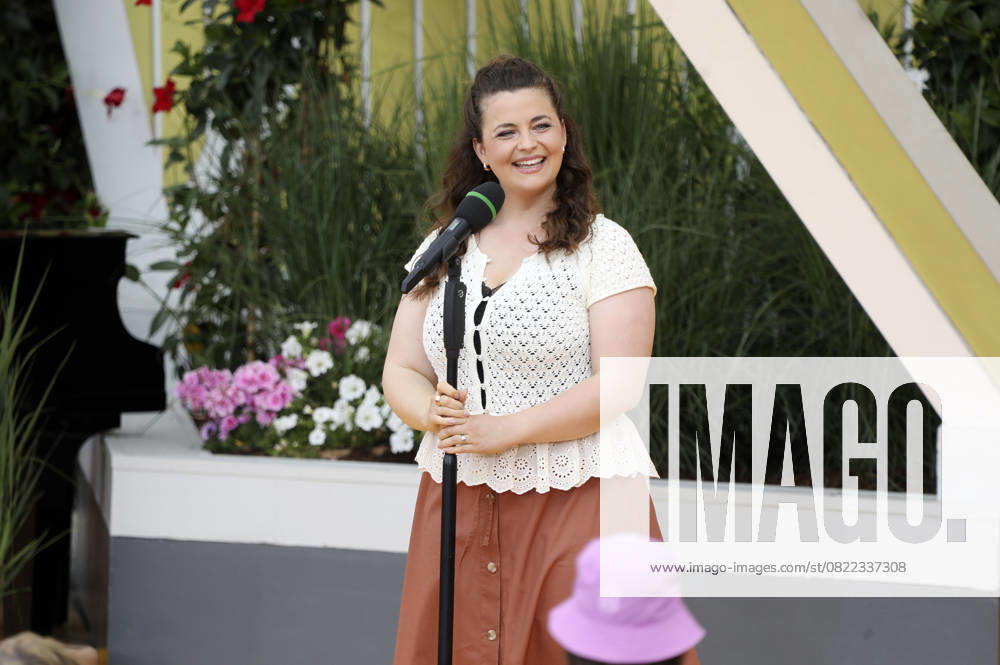 Ronja Forcher in the ARD TV show Immer wieder sonntags at Europa Park Rust, 15 06 2025 Foto:xM.xWehnertx xFuturexImagex sonntags_5615