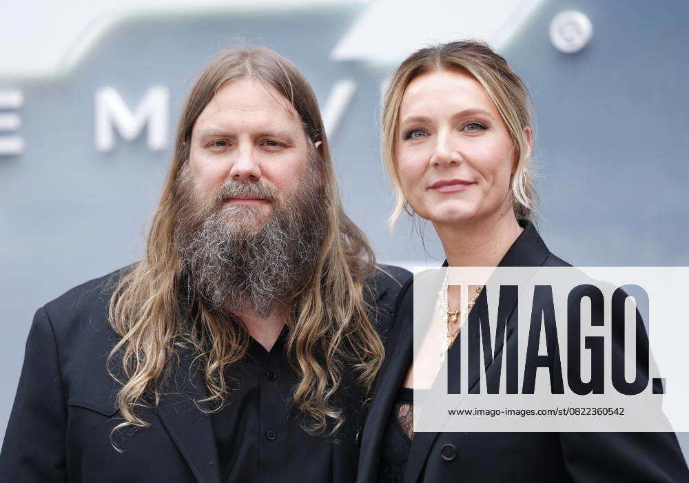 Chris Stapleton and Morgane Stapleton arrive on the red carpet for the Apple Original Films & Warner Bros. Pictures F1 World Premiere in Times Square on Monday, June 16, 2025 in New York City. NYP20250616123 JOHNxANGELILLO