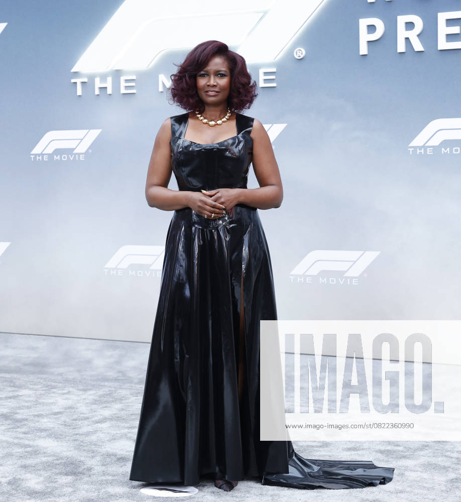 Sarah Niles arrives on the red carpet for the Apple Original Films & Warner Bros. Pictures F1 World Premiere in Times Square on Monday, June 16, 2025 in New York City. NYP20250616129 JOHNxANGELILLO