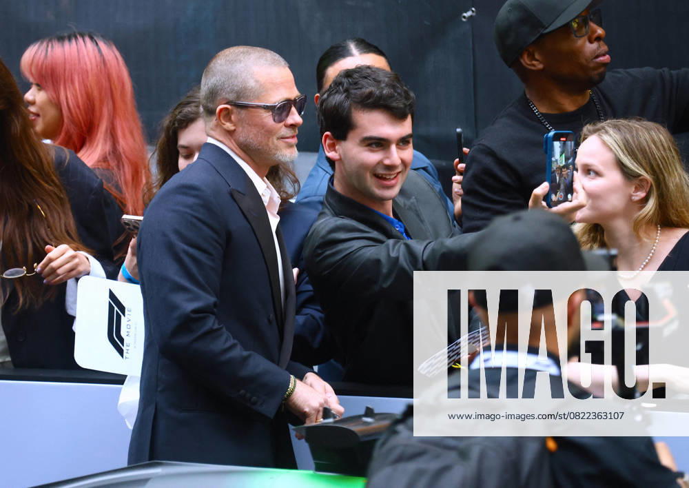 F1 World Premiere - Arrival - Brad Pitt Actor Brad Pitt arrives at the F1 movie world premiere in Times Square, New York on June 16, 2025. Photo by Charles Guerin ABACAPRESS.COM New York City NY United Arab Emirates